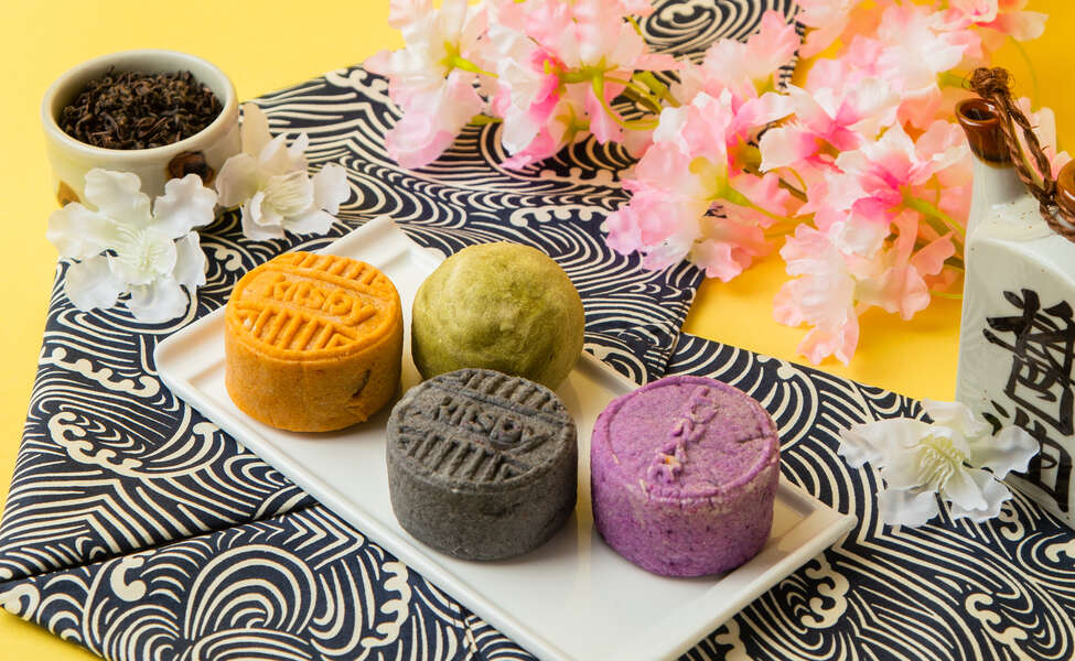 shop moon cake